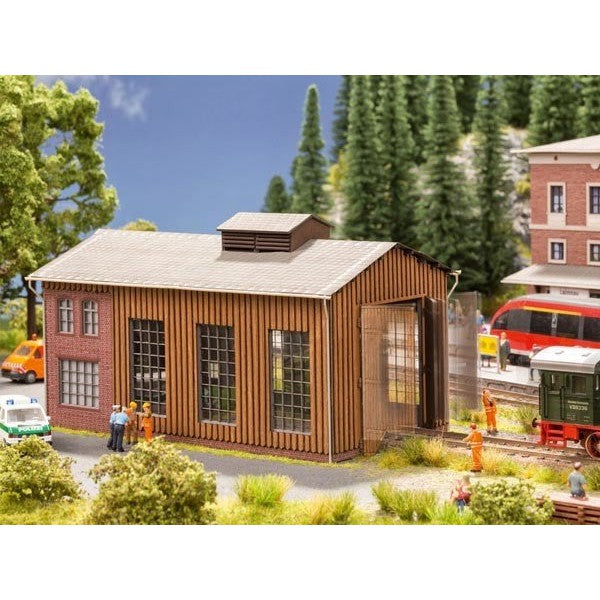 HO Small Engine Shed w/Micro Motion Drv