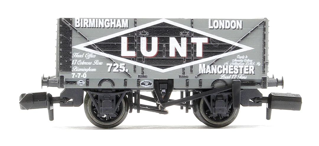 N RTR 9ft 7 Plank Open Wagon Lunt