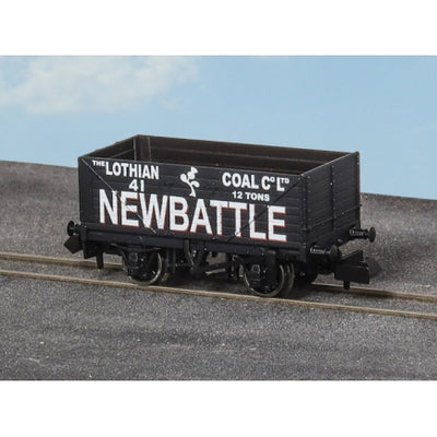 N RTR 9ft 7 Plank Open Wagon Newbattle