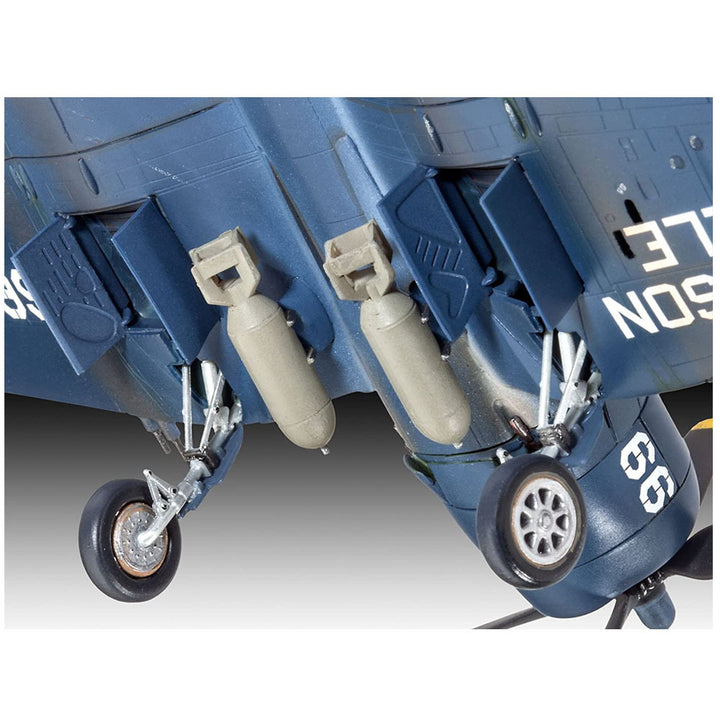 Revell - 1/72 F4U-4 Corsair