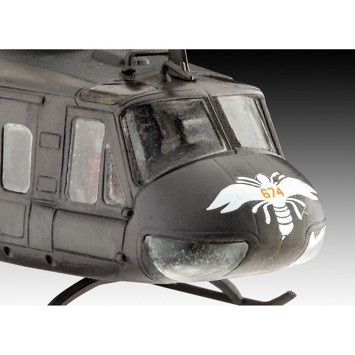 Revell - 1/100 Bell UH-1H Gunship