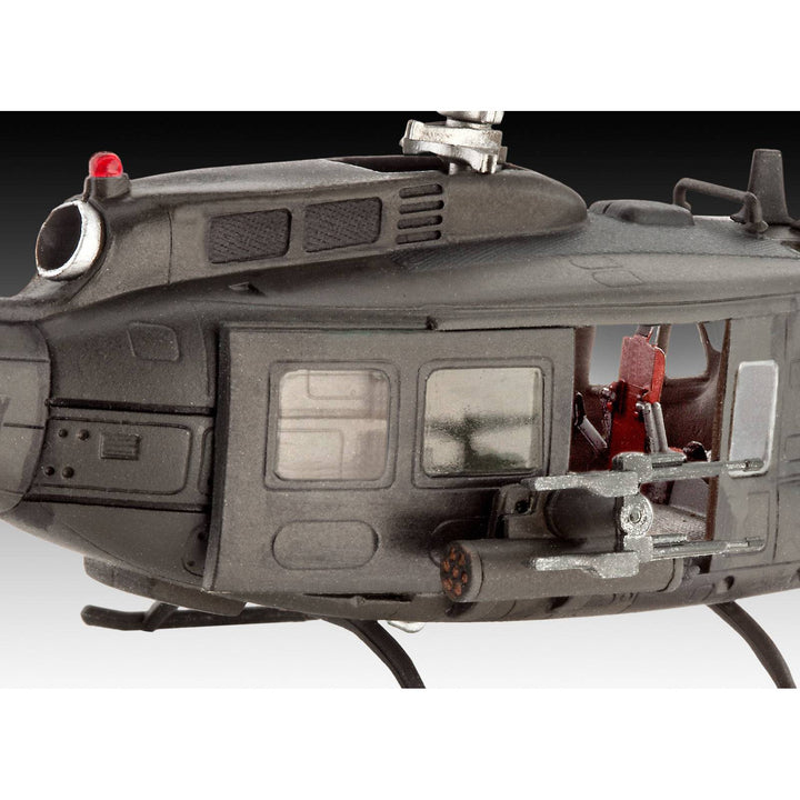 Revell - 1/100 Bell UH-1H Gunship