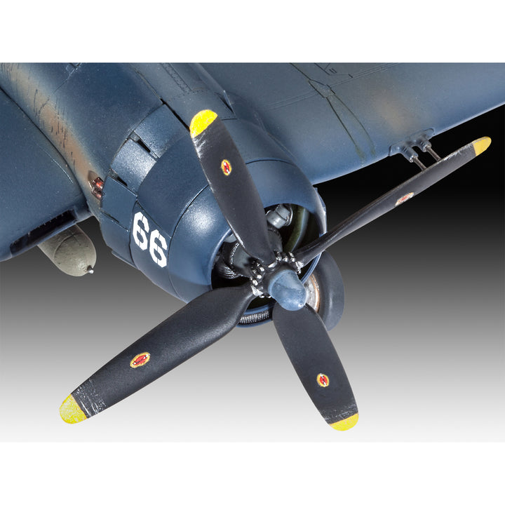 Revell - 1/72 F4U-4 Corsair Model Set