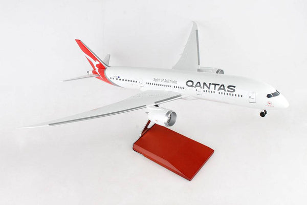 Skymarks - 1/100 QANTAS B787-9 with Landing Gear and Wooden Stand