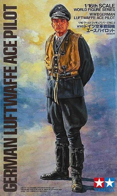 1/16 WWII German Luftwaffe Ace Pilot