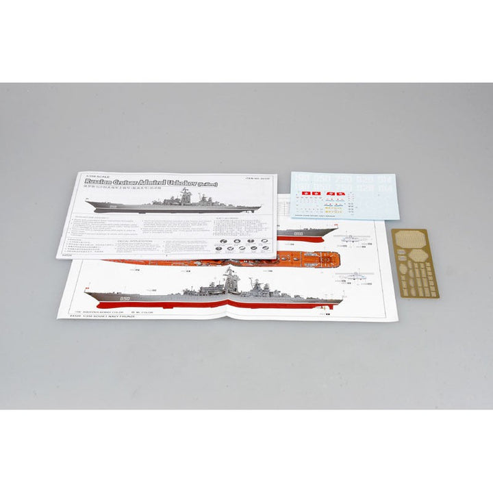 Trumpeter - Trumpeter 04520 1/350 Russian battlecruiser Admiral Ushakov (ex-Kirov)